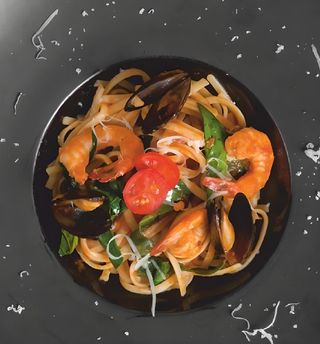 Лингвини с креветками и мидиями