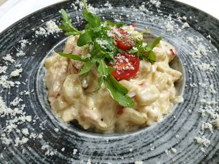 Njoke sa dimljenom piletinom