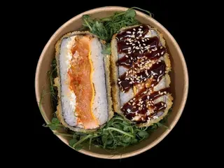SUSHI BURGER Łosoś Kimchi (pikantny)