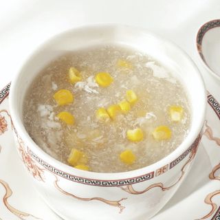 Zuppa con pollo e mais