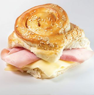 Pan Brioche Con Jamón Y Queso