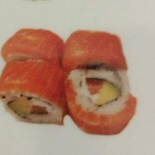 73. Uramaki De Salmón Y Queso (4 Uds.)
