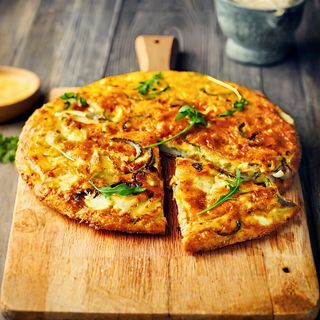 Tortilla De Patatas Con Jamón Y Queso para 4-5 personas