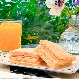 Sándwich Jamón y Queso