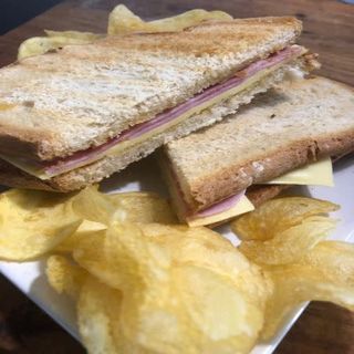 Sándwich Serranito