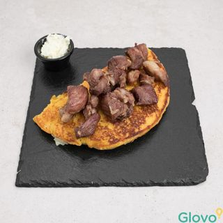 Cachapa con cochino frito 