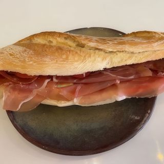 Sande de presunto 11h às 20h