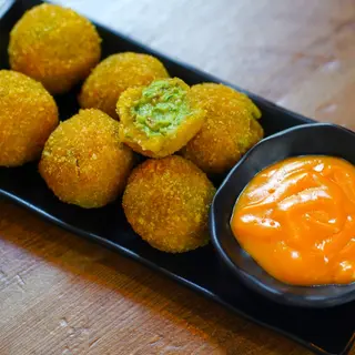 Bolas de Queso