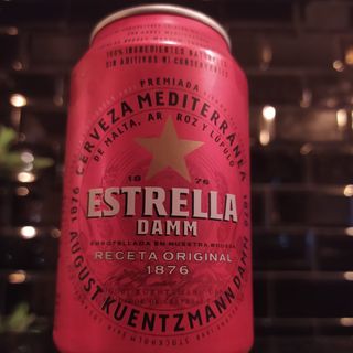 Cerveza Estrella Damm en lata