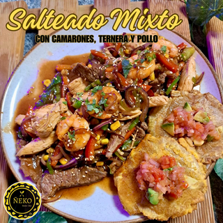 Salteado Mixto De Carne, Pollo y Langostinos