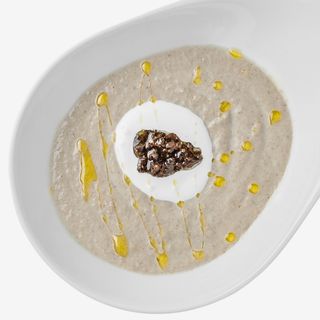 Грибний суп з трюфельною олією 