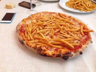 Cotto e patatine fritte