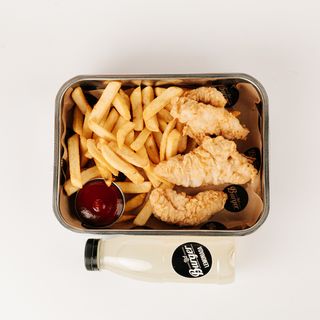 ZESTAW NUGGETSY + LEMONIADA
