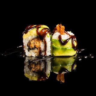 136. Roll drago avocado