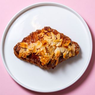 ნუშის კრუასანი