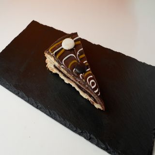 Pastel cordobés con chocolate (porción)