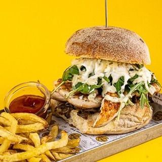 CHICKEN BURGER