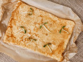 Млинець з шинкою, сиром та Томатною сальсою (250г)