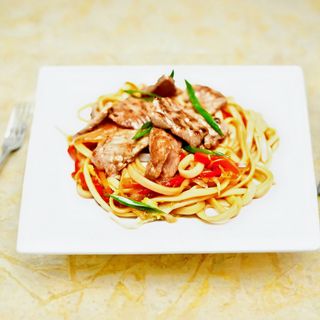 Удон з свининою та овочами (380г)