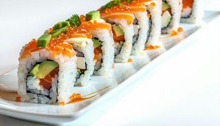 Uramaki rainbow roll