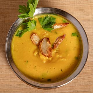 Dal Tarka (Lentejas ajo)