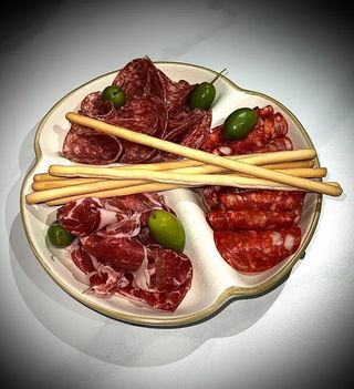 Тарілка італійських ковбас (218г)