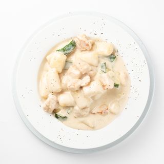 Domaći krumpirovi njoki s piletinom i tikvicama