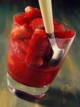 Fragole con zucchero e limone