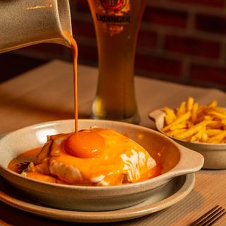 Francesinha Alcatra Dose