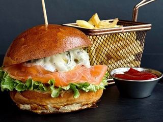 Salty salmon бургер (240/80/30g)