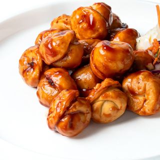 Жареные пельмени в соусе "BBQ"