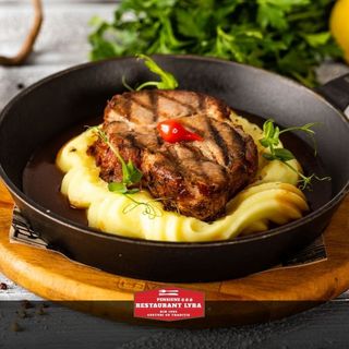 FELII DE CEAFĂ AFUMATĂ - cu piure de cartofi , sos brun