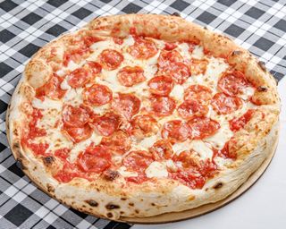 Pizza Pepperoni (33 სმ) 