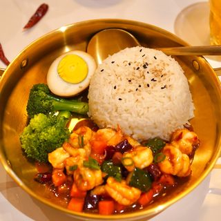 riso con gamberi salsa piccante/宫保虾仁盖饭