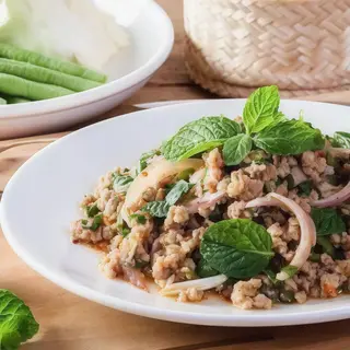 Larb De Cerdo