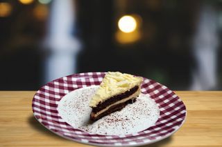 Tarta De Mango y Maracuyá cubierta de Chocolate Blanco 