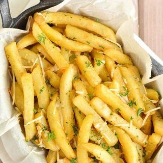 Cartofi cu usturoi si parmesan