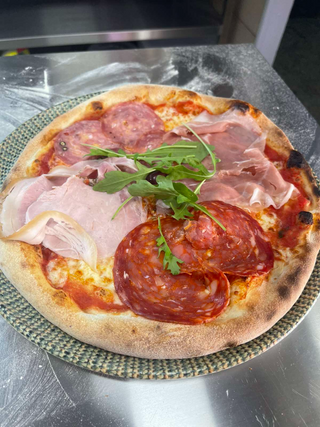 Пица Салами (400г)