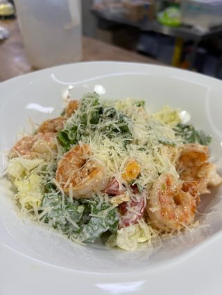 Салат "Цезарь" с креветками (220 гр.)