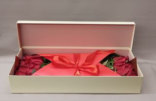 Aranjament floral "Cutie 17 trandafiri Red"