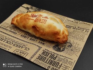 Empanada De Jamón Dulce Y Queso