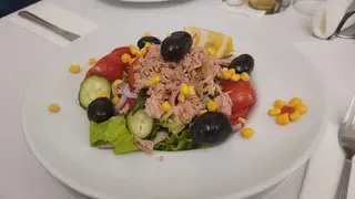 Salată cu ton