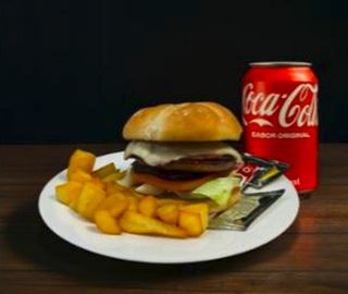 Combo hamburguesa de ternera con patatas y refresco