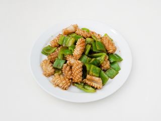 65. Calamares con pimientos verdes