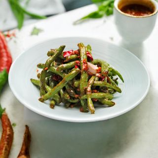 Judías Verdes con hojas de zanahorias fermentadas al estilo Yunnan