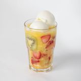 Фруктово-манговый коктейль с мороженым