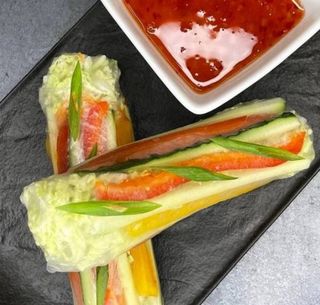 Спрінг роли з овочами та авокадо