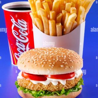 Hamburguer Frango e Queijo com batata e bebida