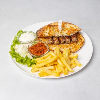 Ćevapi + pomfrit