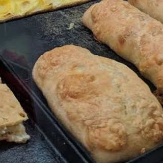 Calzone broccoli, mozzarella